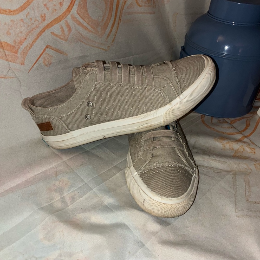 Blowfish Women’s Casual Tan Sneakers - Picture 1 of 7